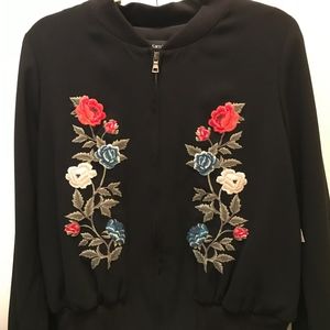 Karen Kane Embroidered Bomber Jacket sz M NWT bl